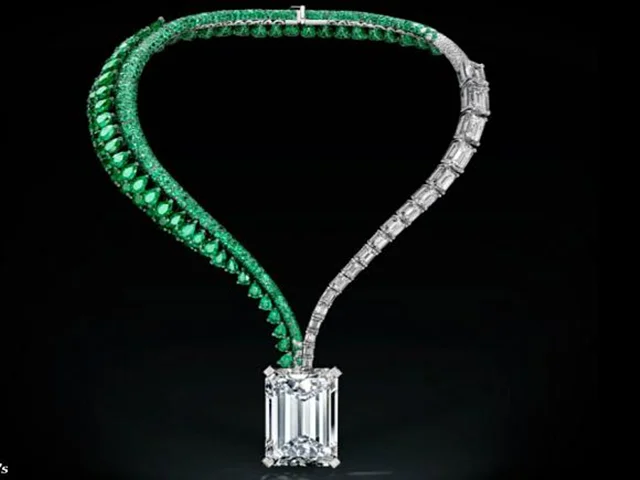 زیباترین گردنبند الماس جهان به قیمت ۳۳/۵ میلیون دلار فروخته شد