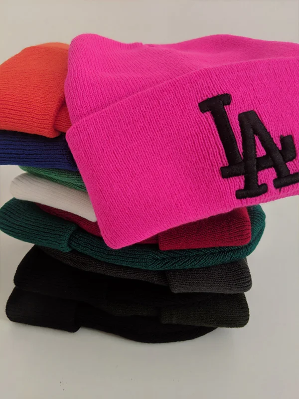 کلاه بافت رنگی طرح LA